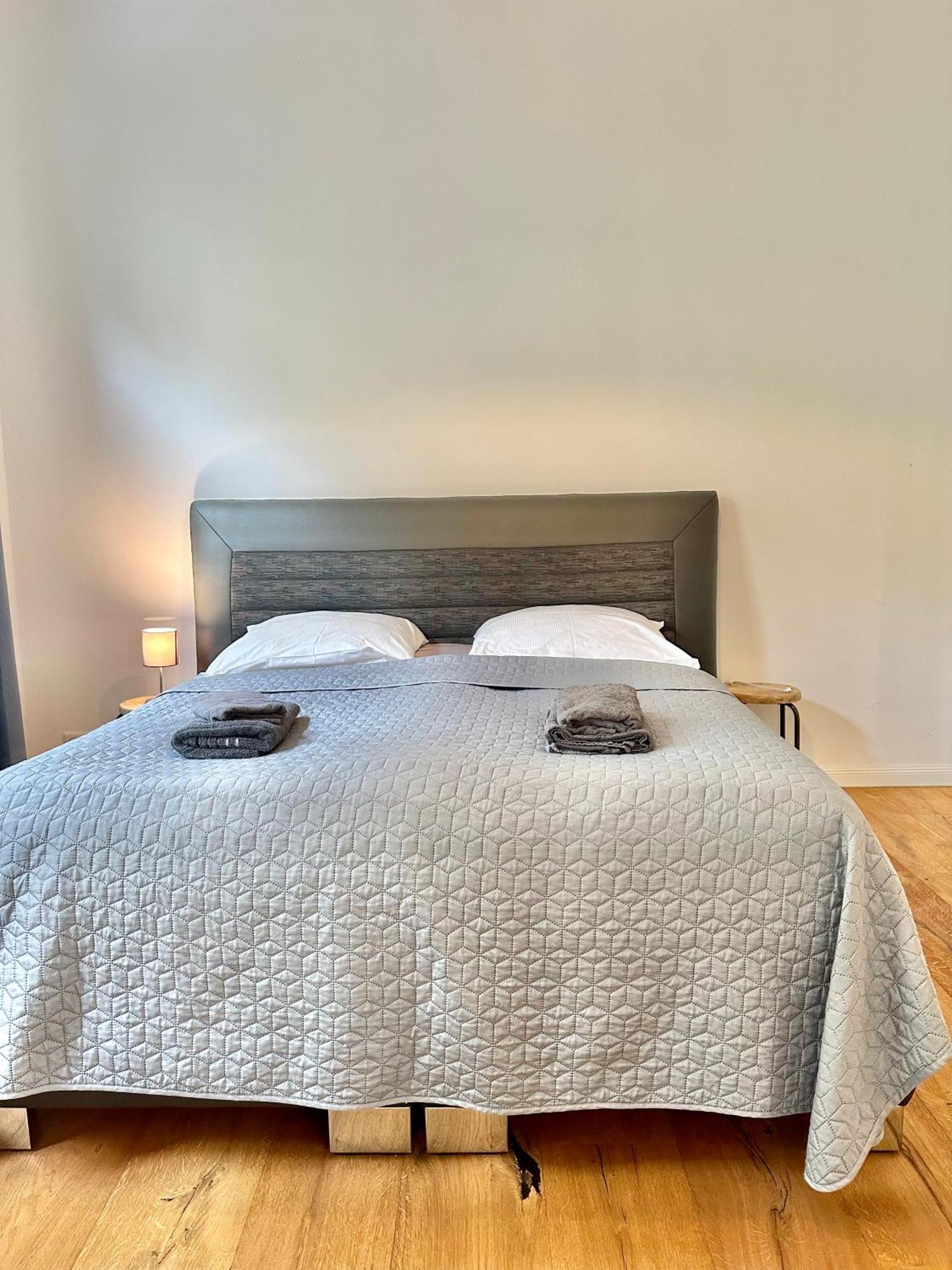 Modernes City-Apartment Mit Blick In Den Park Und 2 Baeder H9 올덴부르크 외부 사진