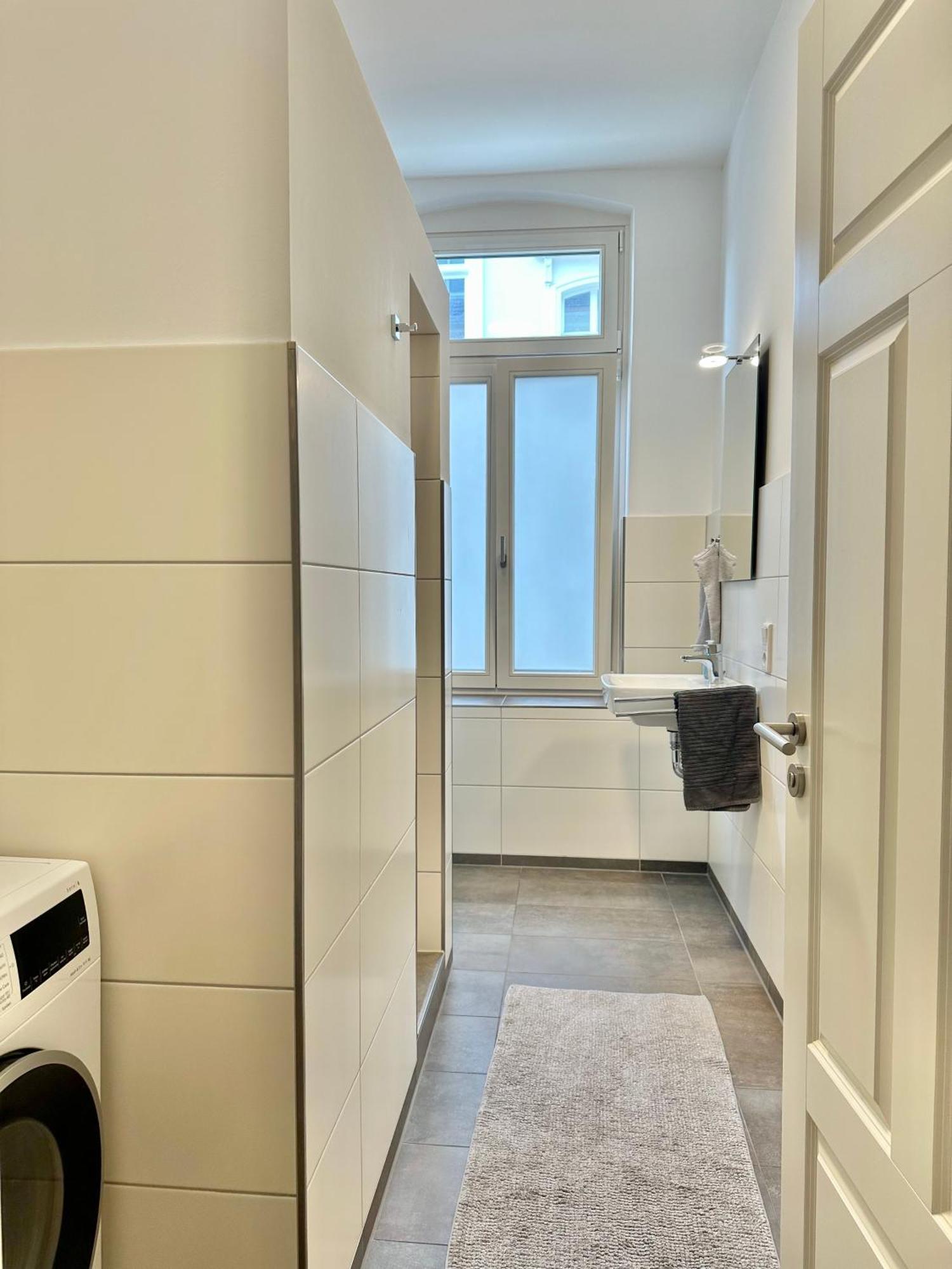 Modernes City-Apartment Mit Blick In Den Park Und 2 Baeder H9 올덴부르크 외부 사진